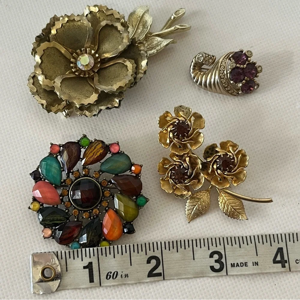 Vintage Brooch Set of 4 Gold Tone Floral Rhinestones Cornucopia